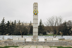 A Great Patriotic War memorial, in nearby Basarabeasca District.